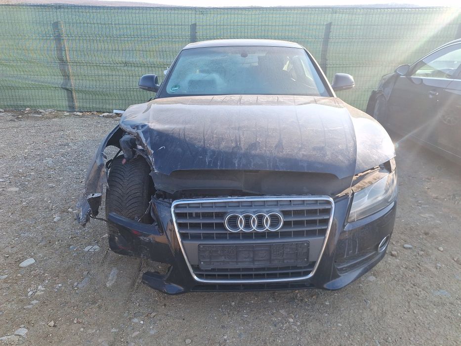 Dezmembrez Audi A5 motor 2.7 cod motor CGKA 190 cp cod culoare LZ5A