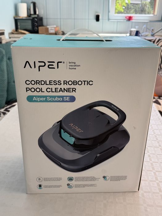 Robot de curatare piscina