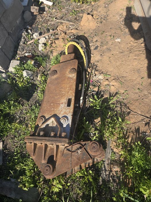 Продам Гидромолот на JCB
