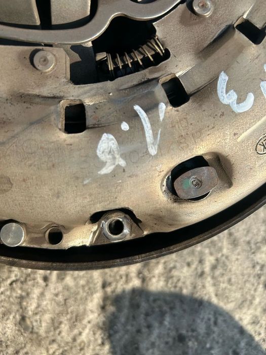 Ambreaj Renault megane 3 motor 1.6 dci 130 cp