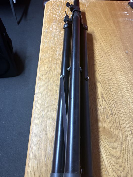 1100 lei usor neg boxa Skytec