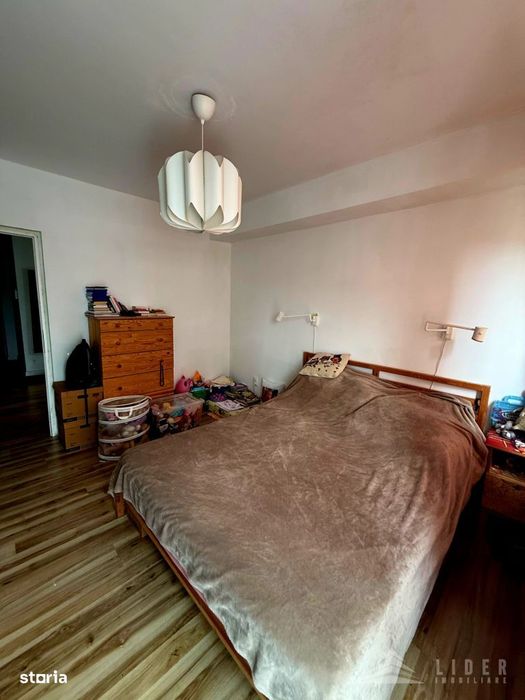 Apartament cu 3 camere de vanzare in , zona VIVO – terasa, si parcar
