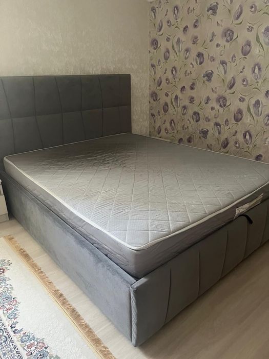 Кровать двуспальная