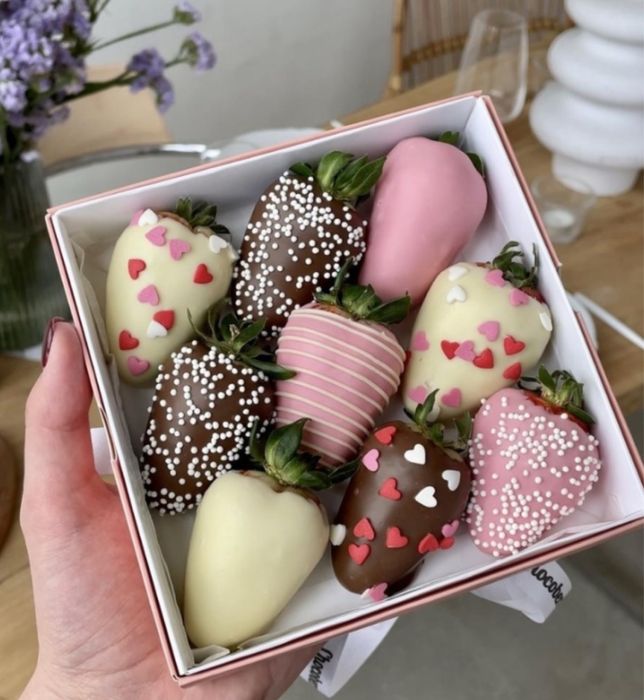 Клубника 12шт со скидкой 7600тг