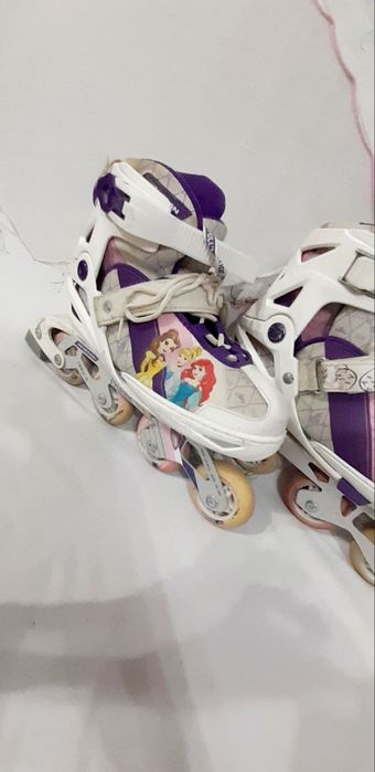 Киз болалар ролики сотилади