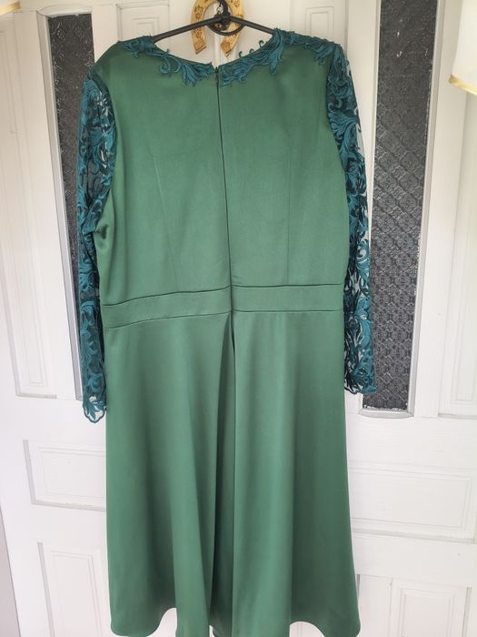 Rochie de ocazie , mărimea 50 . Bust 120 cm. Talie 106 pină la 110 cm.