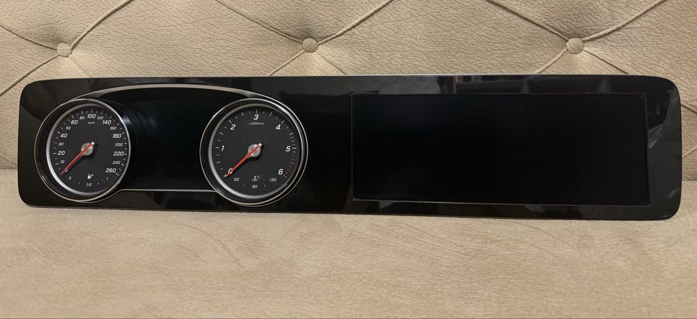 Planșă bord Mercedes-Benz E-Class