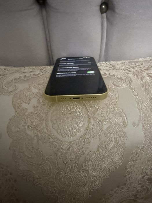 Vand iphone 14   Gelb