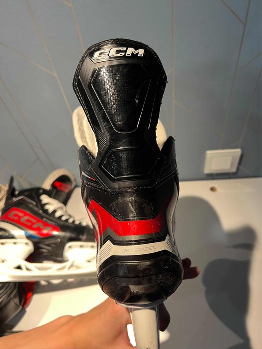 Продам коньки ccm