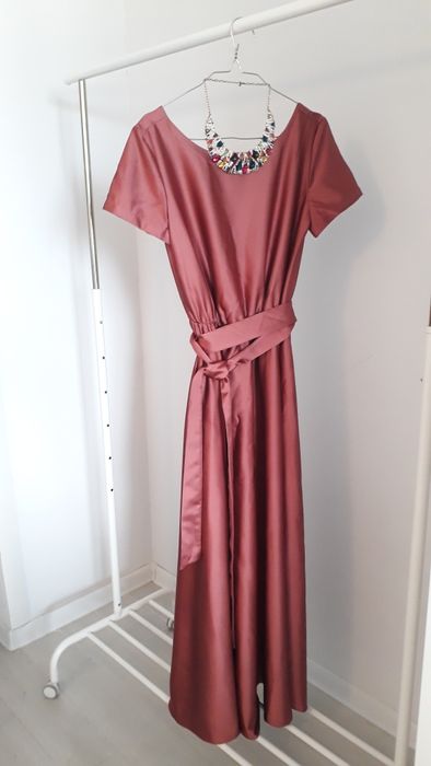 Продам платье лососевого цвета