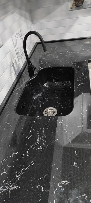 Oshxona mebellari uchun Akrilni Tosh