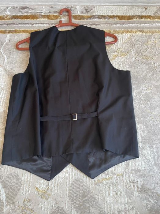 Продам костюм тройка чёрный