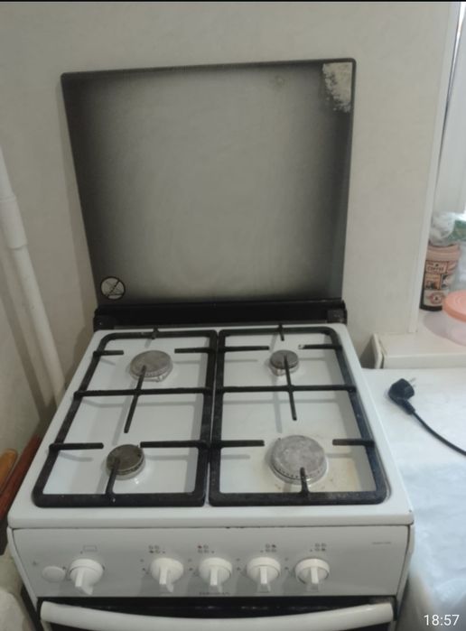 Продам газ-плиту