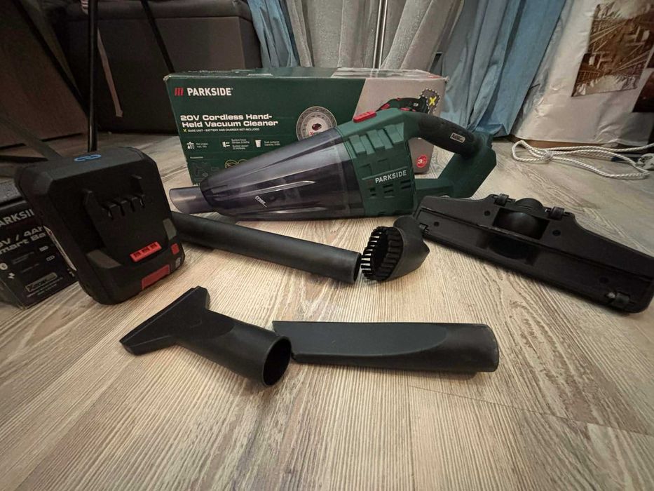 Прахосмукачка с включена батерия (Parkside)