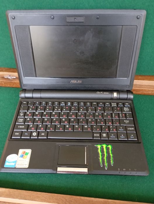 Малък Лаптоп Асус / Нотбук
