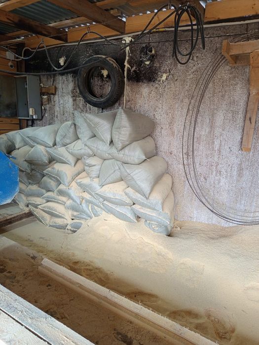 Доска, балки, брус, обрешётки, стропила, опилки