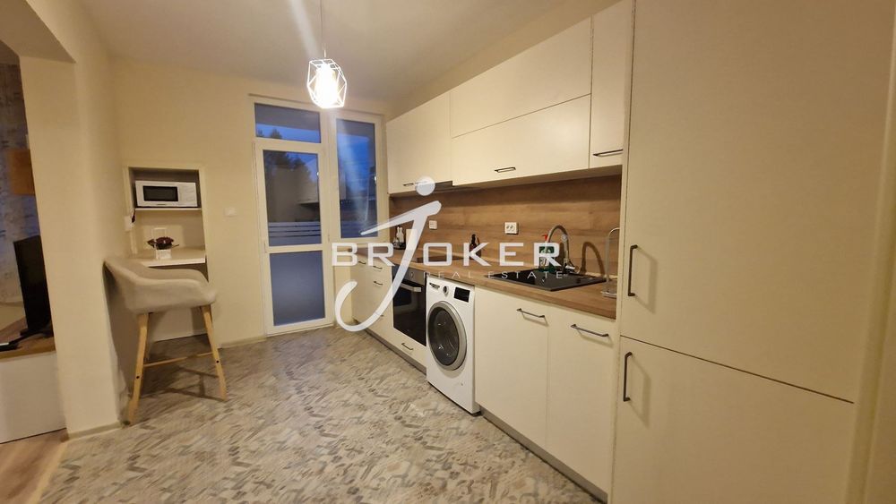 Продава се Двустаен апартамент в Кърджали, Център - 63 кв.м за 1862 €/кв.м - Снимка #3