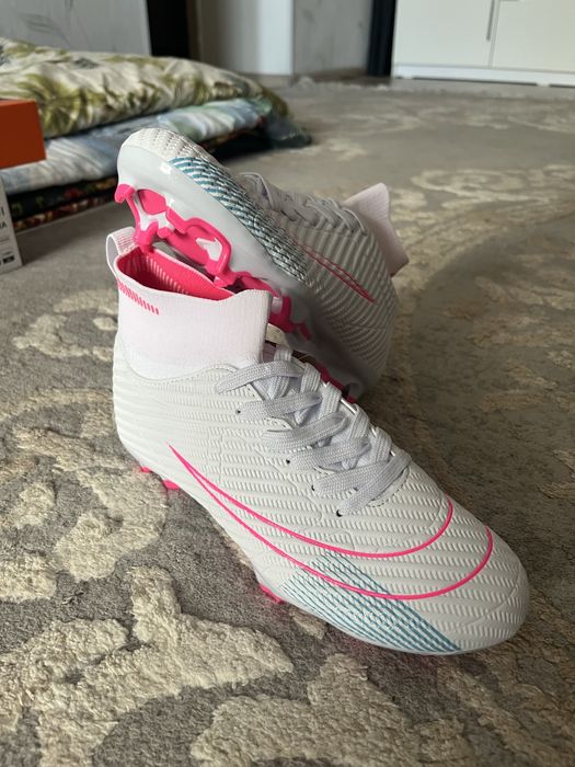 Бутсы Nike   Новые