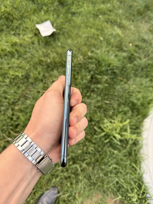 Iphone 11 Pro Max (64) ideal holatda umuman aybi yoq Face ishlidi
