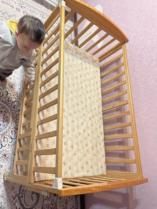 Продам манеж в хорошем состоянии