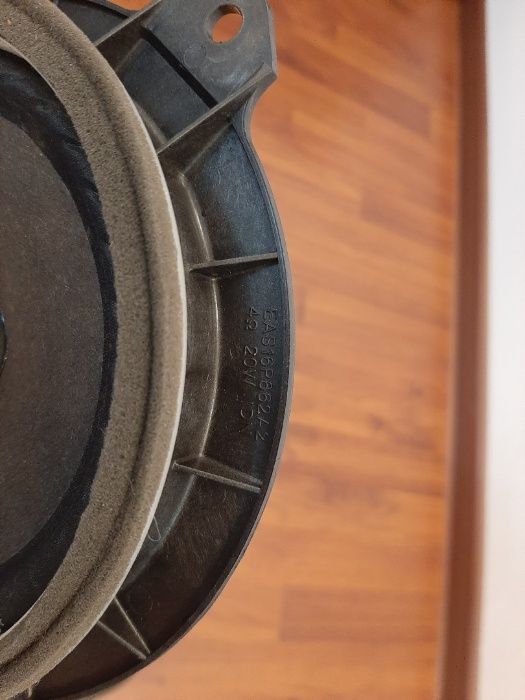 Продам Динамик передней двери Toyota