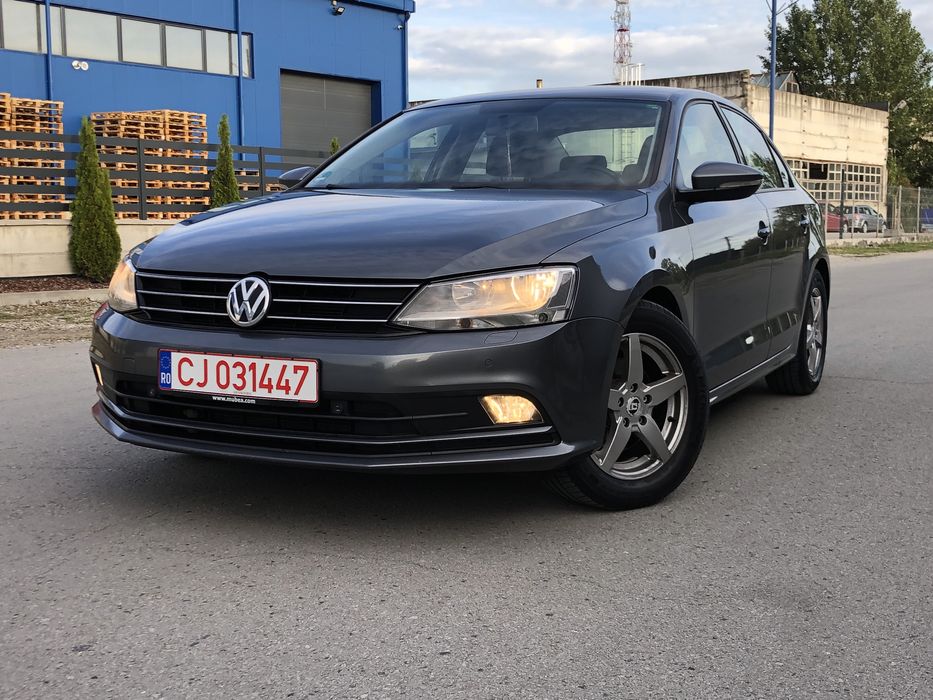VOLKSWAGEN Jetta