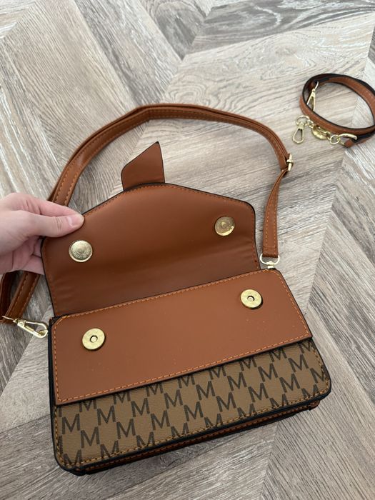 Сумка массмаркет Michael Kors