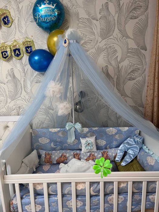 Детская краватка с балдахином