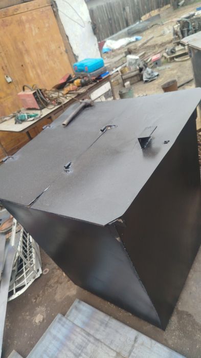 Мусорный контейнер бак