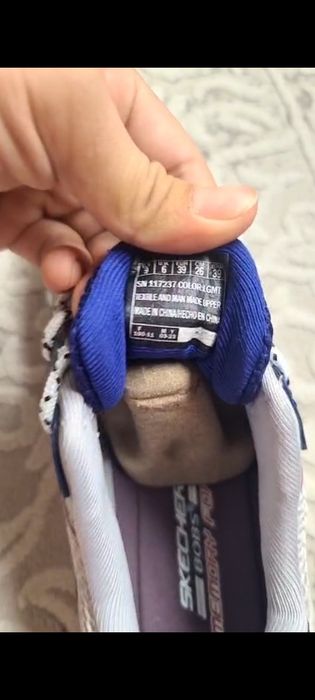 Новые кроссовки Skechers BOBS
