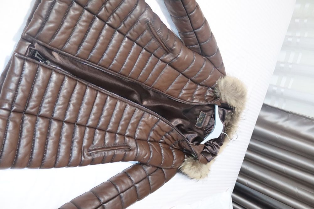 Geaca de piele naturala