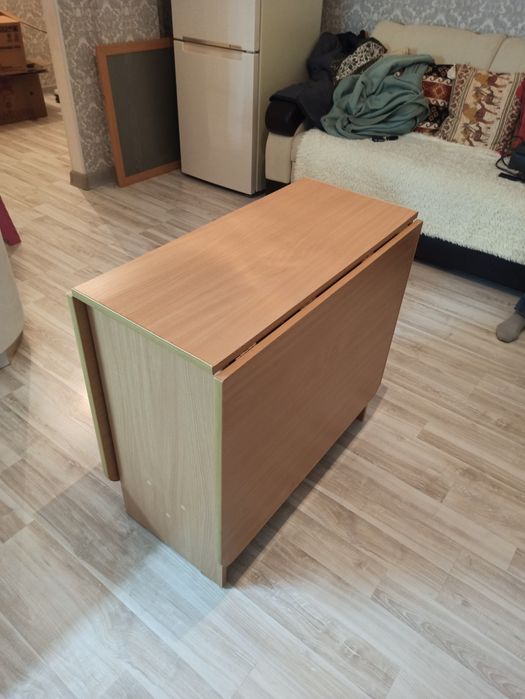 Стол - книжка , для кухни или гостиной.