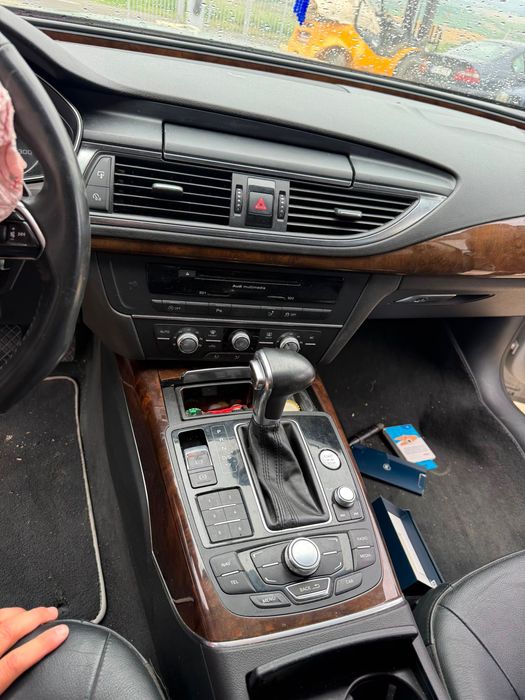 Dezmembrez Audi a7 2011 Argintiu - lx7w 3.0 tdi CLAB cutie automata NKP volan stanga