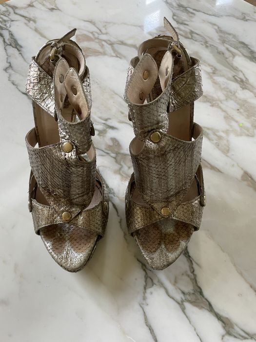 Pantofi CHRISTIAN DIOR din piele exotica purtati in Sex & the City