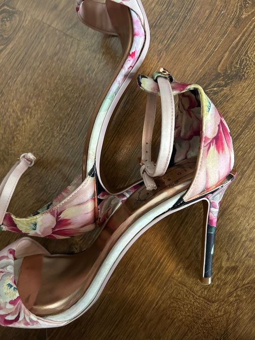 Ted Baker токчета