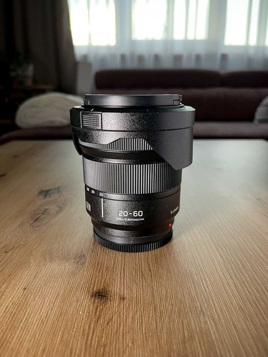 Обектив Panasonic Lumix 20-60 f/3.5-5.6
