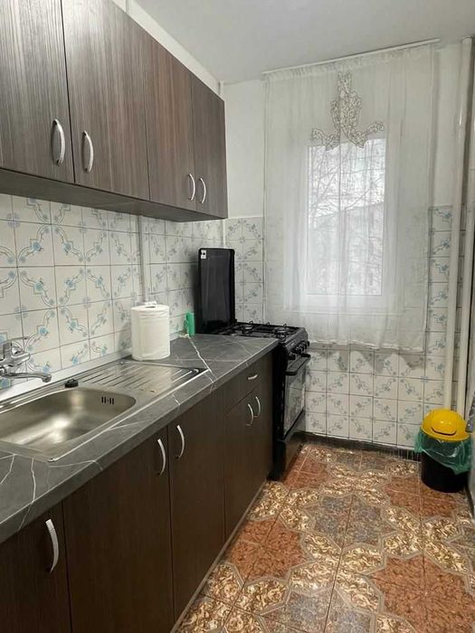 Inchiriez apartament 2 camere, decomandat, spatios, complet mobilat