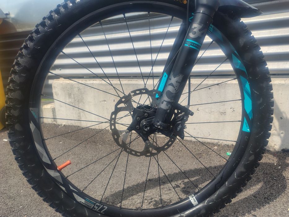 Vând bicicletă full suspension Giant Trance
