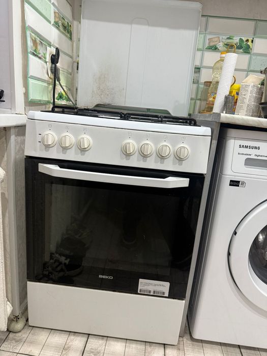 Продам газ плиту