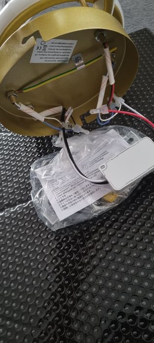 Vând plafoniera LED