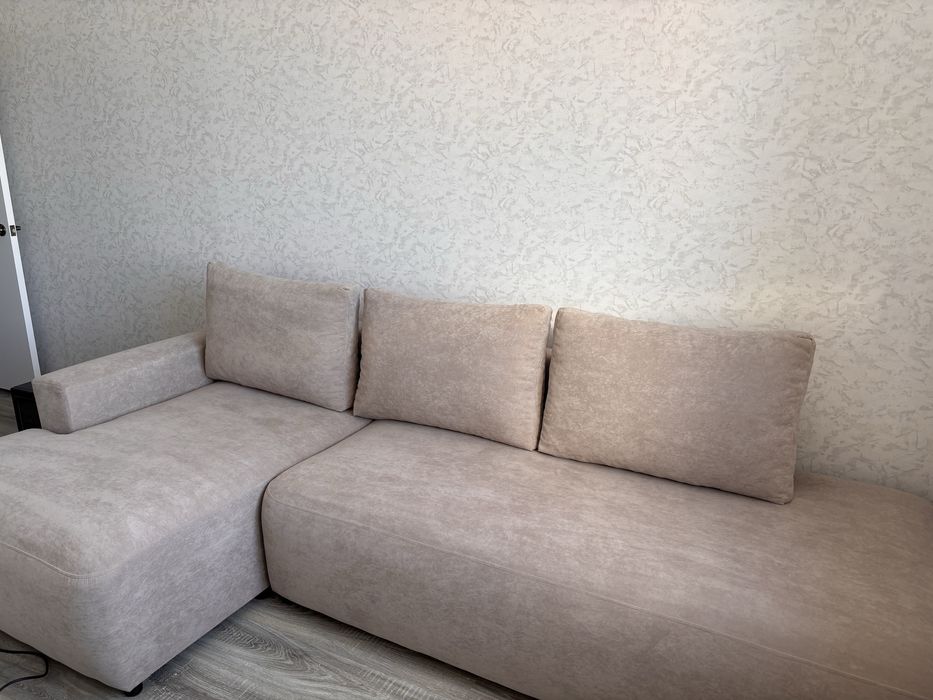 Срочно продается диван