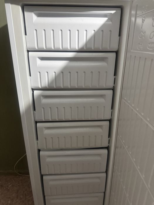 Продам морозильник