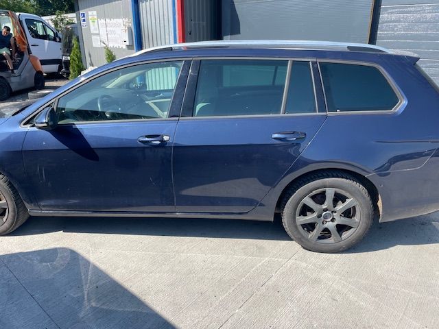 Dezmembrez Volkswagen Golf 7 Variant 1.2 TSI CJZ an 2014