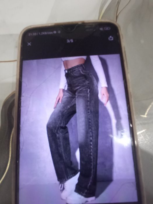 Чисто нови еластични дънки