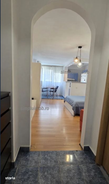 Garsoniera renovata mobilata utilata Ramnicu Sarat — fotografia 1