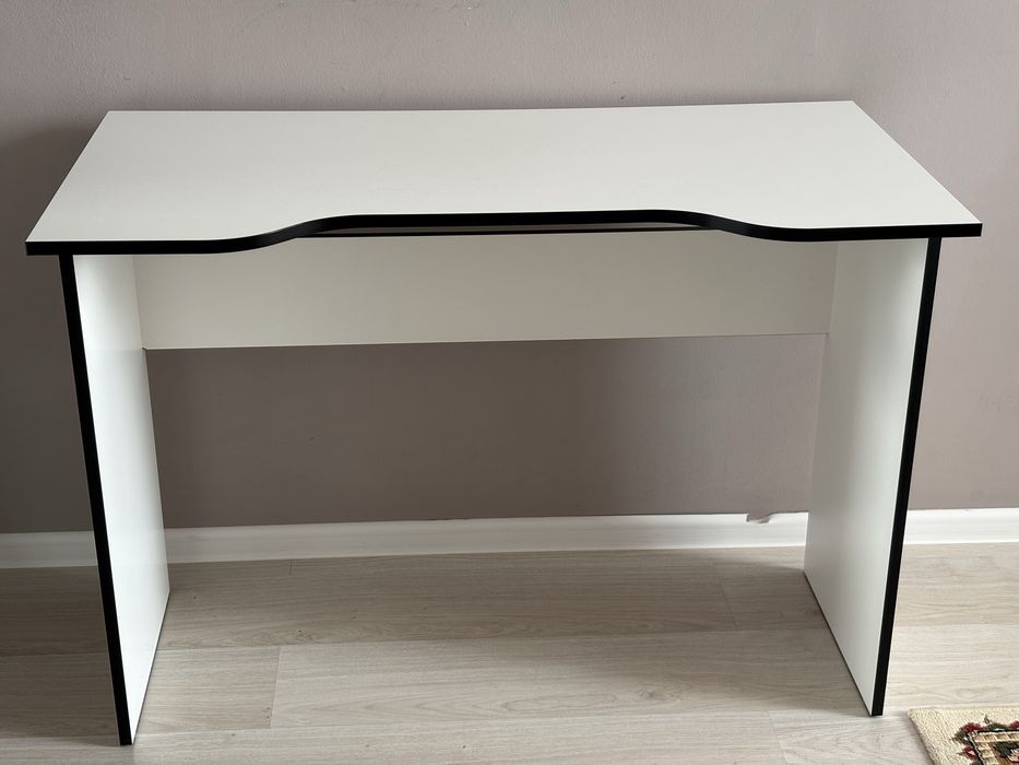 Офисный письменный компьютерный стол
