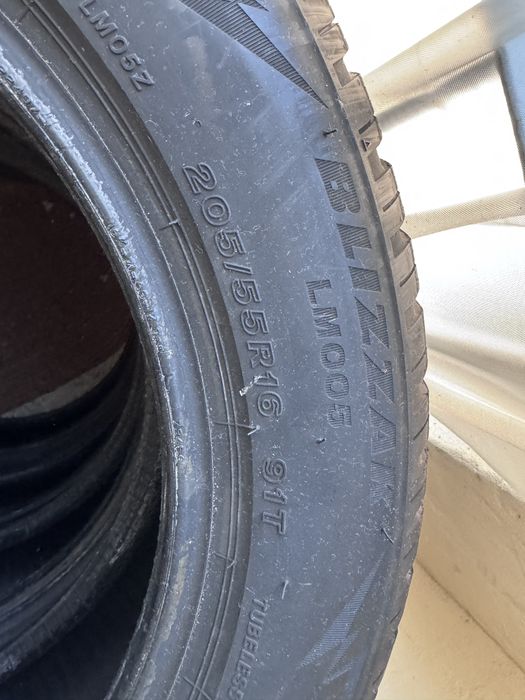 Зимни гуми Bridgestone Blizzak LM005 205/55/16 DOT 2019