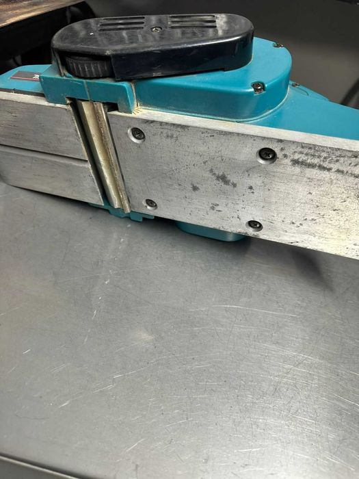 Электрорубанок Makita 1911B 110мм