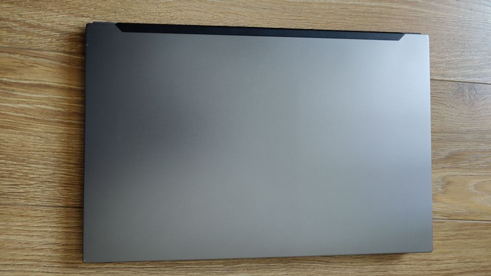 Laptop Clevo/ i5 gen 11 / 8 GB RAM / ssd 128 GB plus hdd 500 GB/