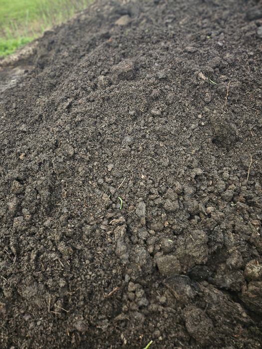 Gunoi grajd vechi MRANITA ingrasamant natural bio pentru gradina gazon  pamant negru vegetal nutritiv